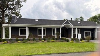 13 Ellsworth Dr in Blauvelt, NY - Building Photo