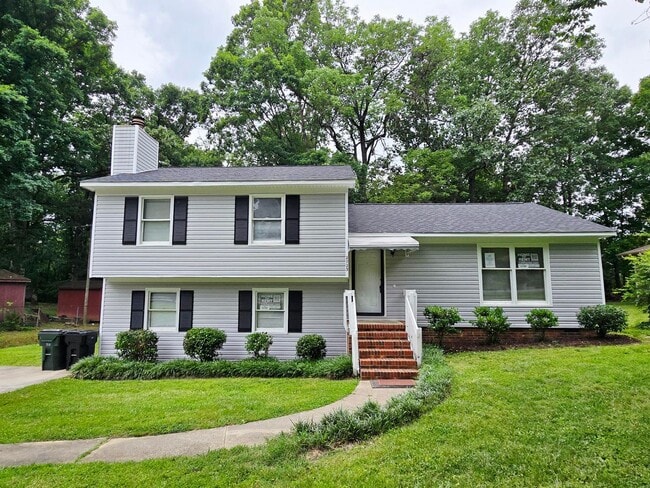 property at 2723 Catherine Dr