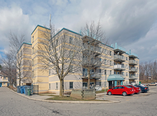 Ecott Place in Guelph, ON - Building Photo - Building Photo