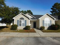 4026 Elizabeth Ave in New Bern, NC - Foto de edificio - Building Photo