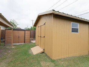 1300 Wind Star Way in Fort Worth, TX - Building Photo - Building Photo