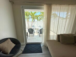 2924 Middle River Dr, Unit Your South Florida Oasis: in Fort Lauderdale, FL - Building Photo - Building Photo
