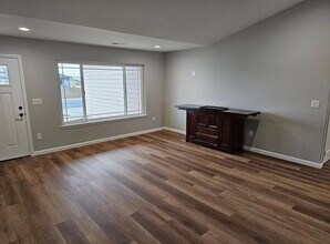 2393 Pacific St in Ephrata, WA - Building Photo - Building Photo