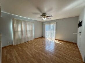 1008 Southbridge Ln in Schaumburg, IL - Building Photo - Building Photo