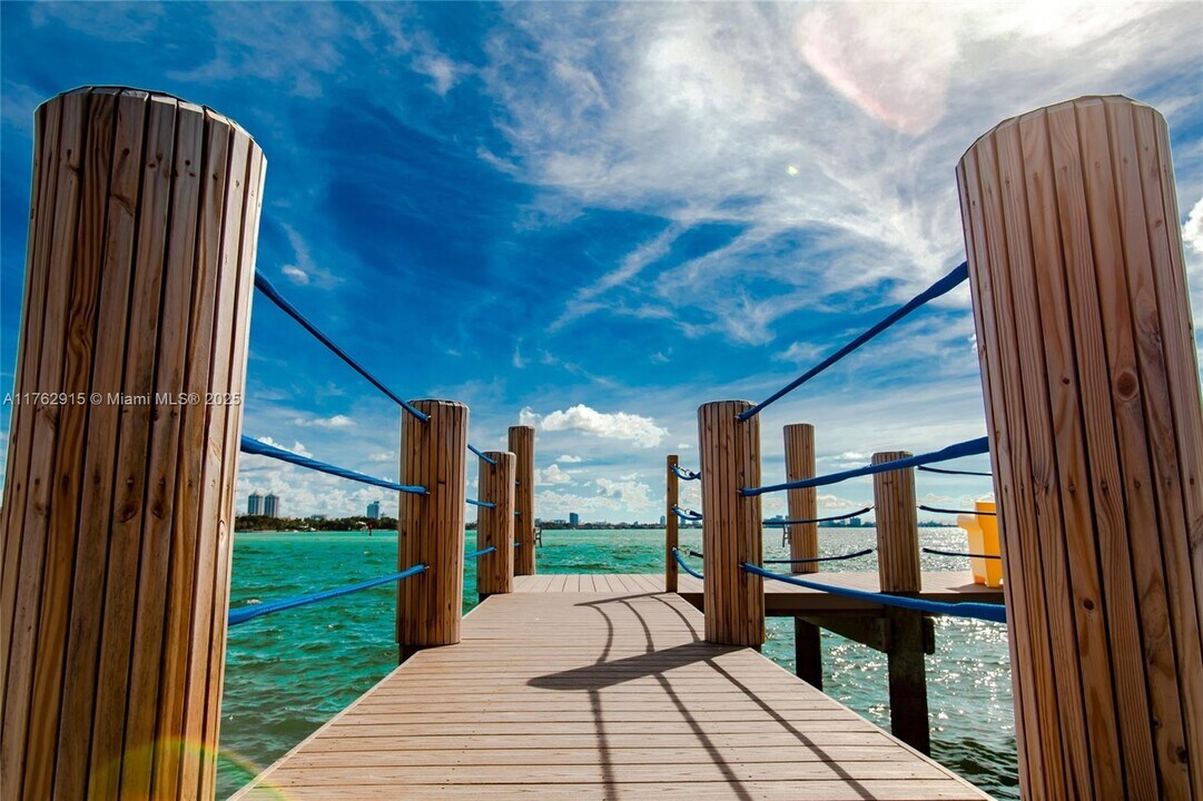 1750 Bay Dr in Miami Beach, FL - Building Photo