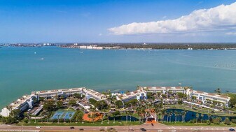 5277 Isla Key Blvd S in St. Petersburg, FL - Building Photo