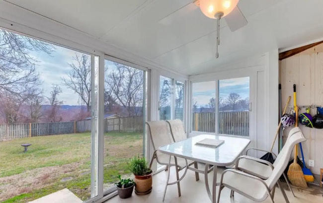 9102 Cooper Dr in Fort Washington, MD - Building Photo - Building Photo