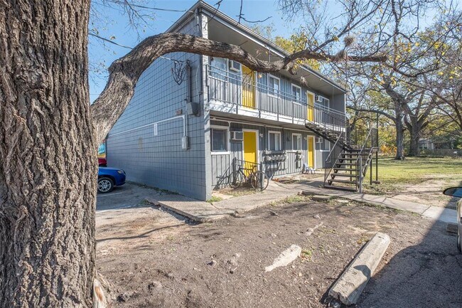 903 Springdale Rd in Austin, TX - Building Photo - Building Photo