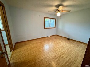 4204 Warren St in Davenport, IA - Building Photo - Building Photo