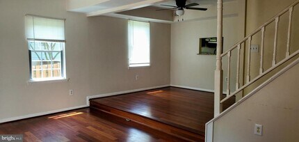 15268 Cloverdale Rd in Woodbridge, VA - Building Photo - Building Photo