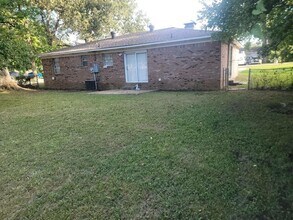 1115 Ray Rd in Jacksonville, AR - Foto de edificio - Building Photo