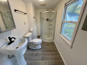 305 Franklin Ave in Dunkirk, NY - Foto de edificio - Building Photo