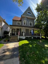 3231 Scranton Rd, Unit Lower Unit in Cleveland, OH - Building Photo