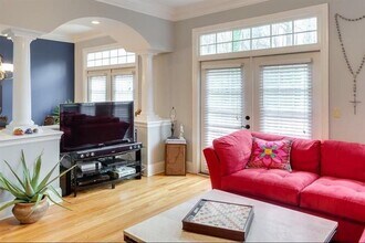 331 Carpenter Dr NE in Atlanta, GA - Building Photo - Building Photo