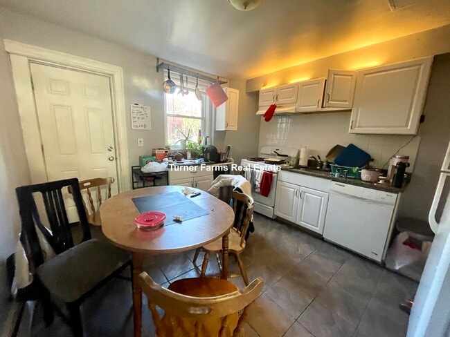 68 Hammond St, Unit 1