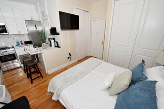 137 MacDougal St in New York, NY - Building Photo - Building Photo