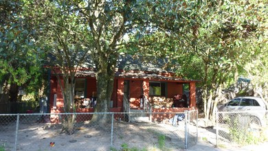 125 NE 20th St in Gainesville, FL - Foto de edificio - Building Photo