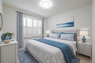 17 Colonial Dr in Newport Beach, CA - Building Photo