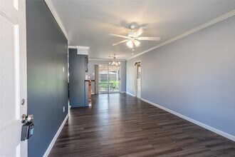 10914 Keese Dr in Houston, TX - Foto de edificio - Building Photo
