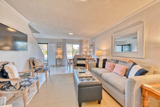 property at 10200 Lakeshore Dr