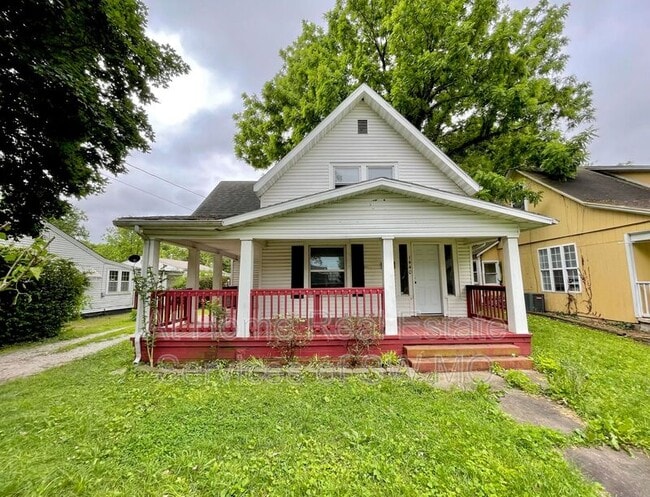 property at 1440 E McDaniel St