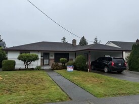 1514 E Broadway in Mount Vernon, WA - Building Photo