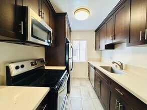 bag334 in Los Angeles, CA - Building Photo - Building Photo