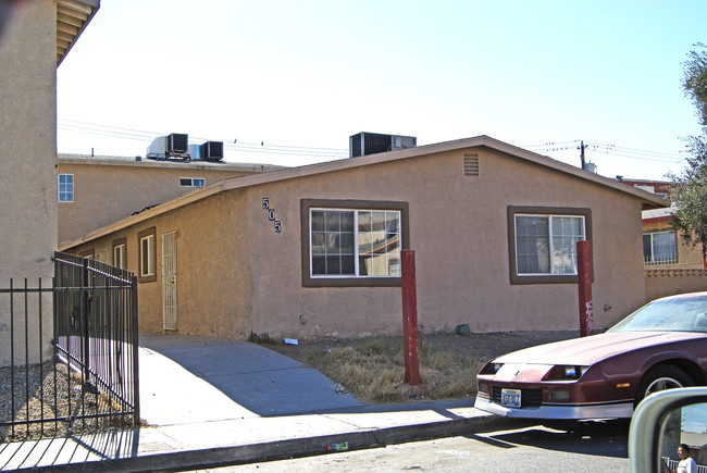 505 McKellar Cor in Las Vegas, NV - Building Photo - Building Photo