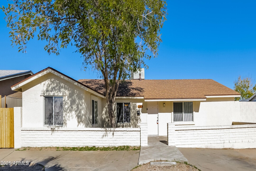 5802 W Berkeley Rd in Phoenix, AZ - Building Photo