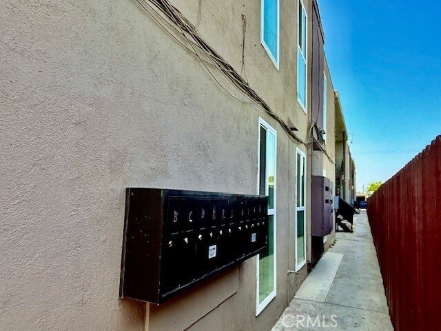 815 N Rose Ave, Unit L in Compton, CA - Foto de edificio - Building Photo