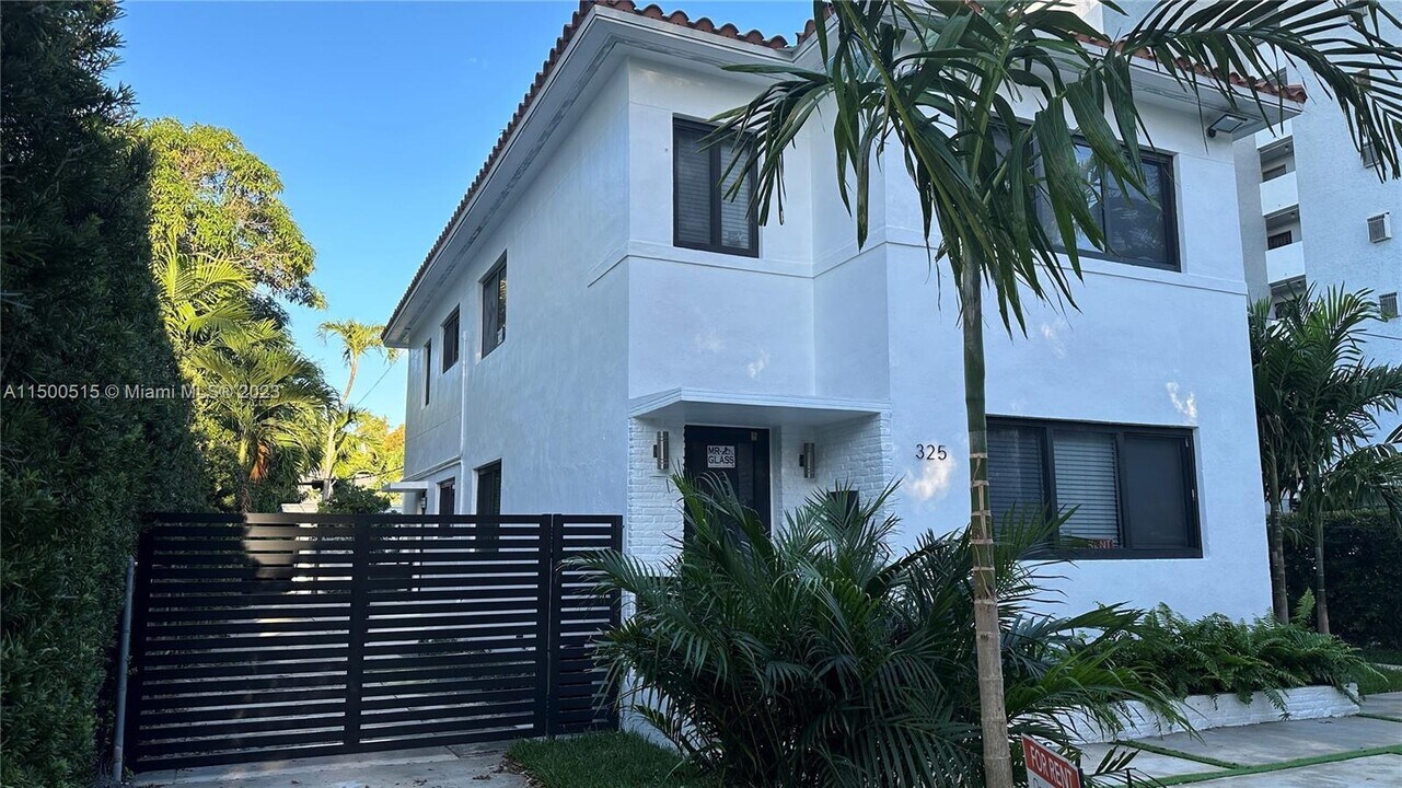 325 SW 30th Rd-Unit -3 in Miami, FL - Foto de edificio