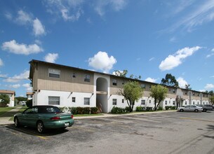 Executive House in Sarasota, FL - Building Photo - Building Photo