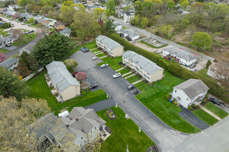 Bateman Court in Cranston, RI - Building Photo - Building Photo