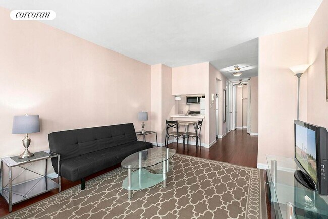 350 W 50th St in New York, NY - Building Photo - Building Photo
