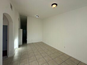 2755 SE 16th Ave, Unit 200 in Homestead, FL - Foto de edificio - Building Photo