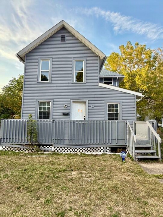 238 S Maple St in Akron, OH - Building Photo