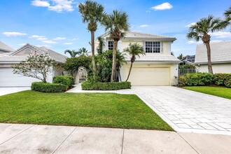 23 Windsor Ln in Palm Beach Gardens, FL - Building Photo - Building Photo