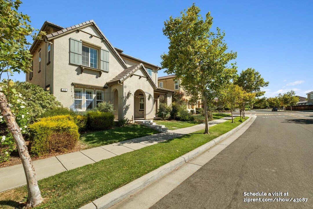 622 N Montebello St in Tracy, CA - Building Photo