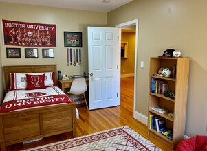 68 Egmont St in Brookline, MA - Building Photo - Building Photo