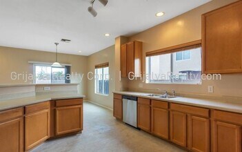 548 W Tiger Shark Rd in Tucson, AZ - Building Photo - Building Photo