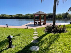 926 Kokomo Key Ln in Delray Beach, FL - Foto de edificio - Building Photo
