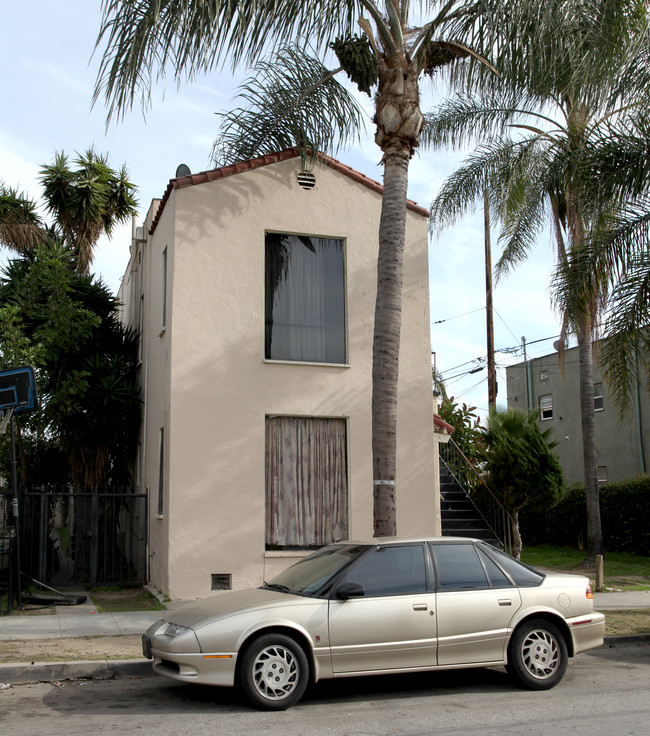 724-736 Gaviota Ave in Long Beach, CA - Foto de edificio - Building Photo