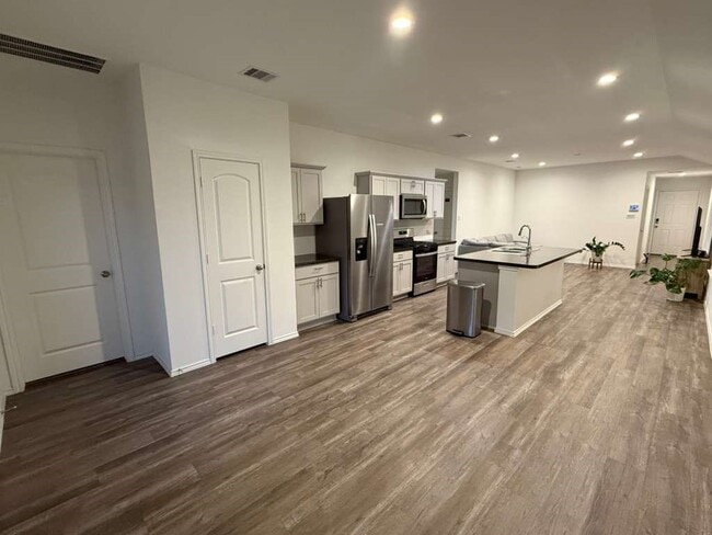 property at 5711 Vintage Oakmont Dr