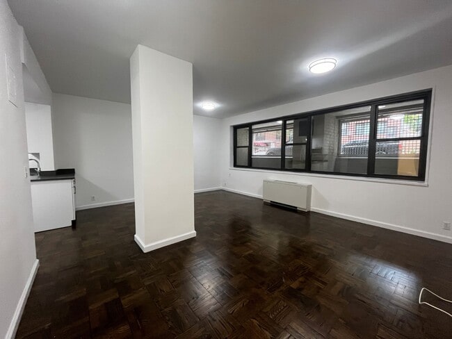 405 E 56th St, Unit 5N in New York, NY - Foto de edificio - Building Photo