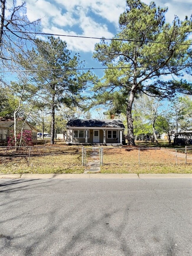 1505 Bowen Ave in Ocean Springs, MS - Building Photo - Building Photo