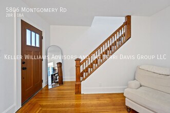 5806 Montgomery Rd in Cincinnati, OH - Building Photo - Building Photo