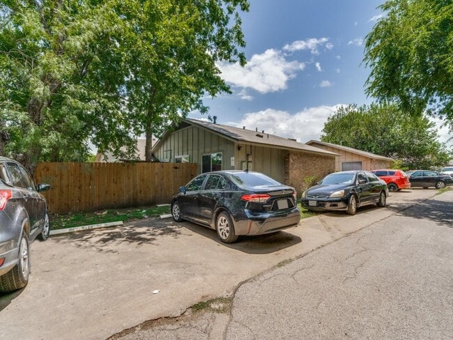 216 W William Cannon Dr in Austin, TX - Building Photo - Building Photo