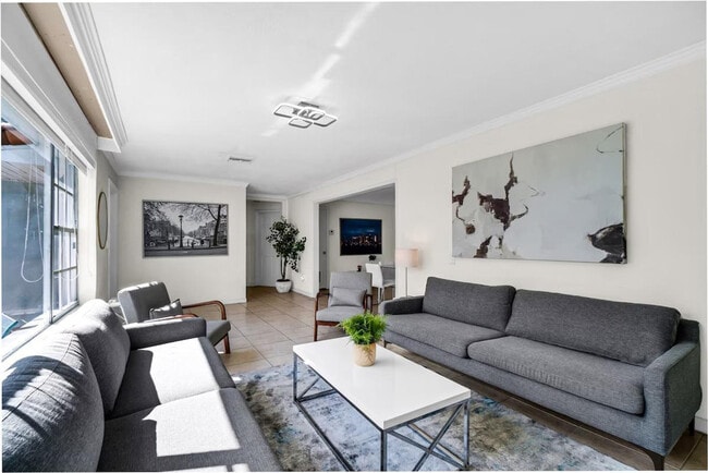 2727 SW 22nd Ave in Miami, FL - Building Photo - Building Photo