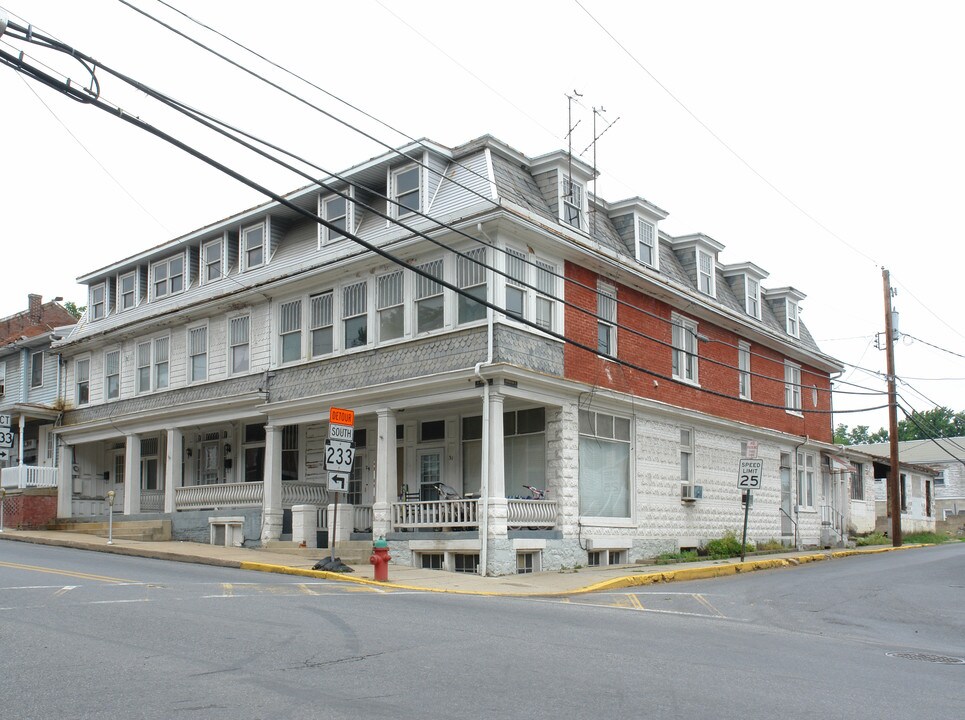 25 - 31 E Main St in Newville, PA - Building Photo