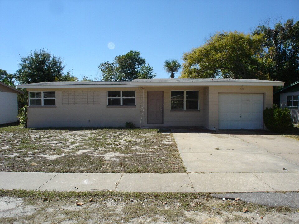 922 Lewis Dr in Daytona Beach, FL - Building Photo